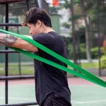 cara melatih otot back menggunakan resistance band